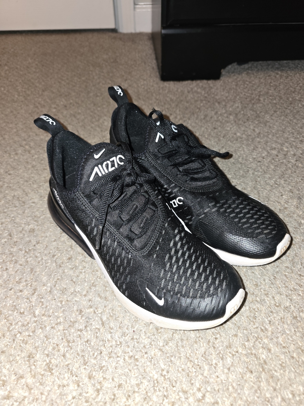 Nike Air Max 270 Black Women's Running Shoes Size 9.5